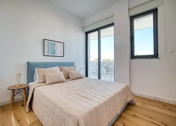 Arcadia 1 201 2 Bed *