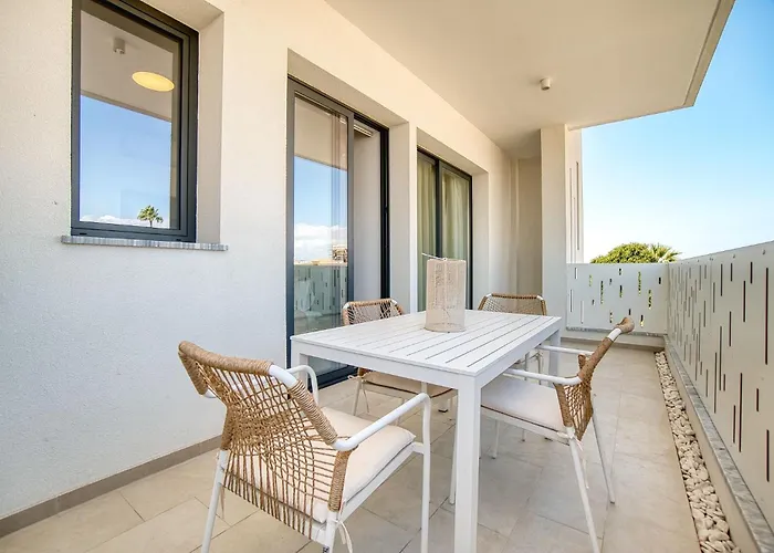 アパート Arcadia 1 201 2 Bed パ フォス